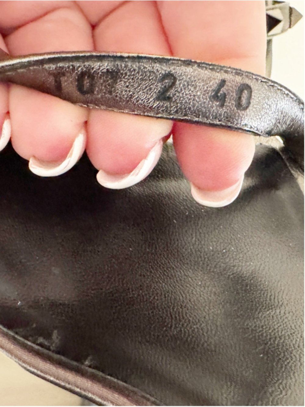 VALENTINO GARAVANI Rockstud metallic leather sandals Size 40 - Picture 8 of 10